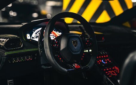 Lamborghini Huracán, 2017 год, 24 500 000 рублей, 12 фотография