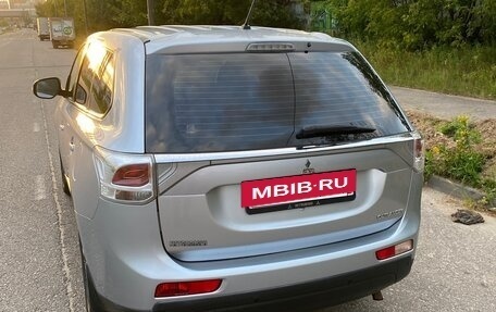 Mitsubishi Outlander III рестайлинг 3, 2012 год, 1 150 000 рублей, 2 фотография