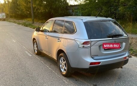 Mitsubishi Outlander III рестайлинг 3, 2012 год, 1 150 000 рублей, 9 фотография