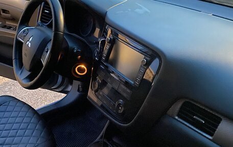 Mitsubishi Outlander III рестайлинг 3, 2012 год, 1 150 000 рублей, 26 фотография