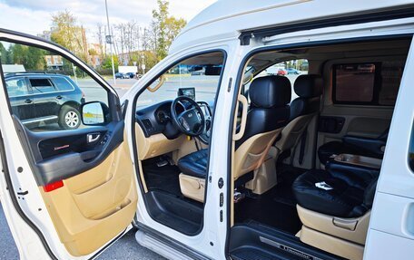 Hyundai Grand Starex Grand Starex I рестайлинг 2, 2010 год, 1 800 000 рублей, 2 фотография