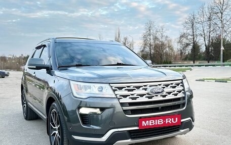 Ford Explorer VI, 2018 год, 2 500 000 рублей, 2 фотография
