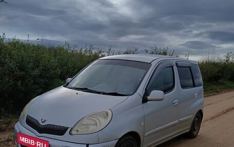 Toyota FunCargo, 2004 год, 400 000 рублей, 3 фотография