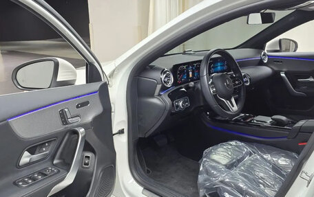 Mercedes-Benz A-Класс, 2022 год, 2 365 000 рублей, 10 фотография