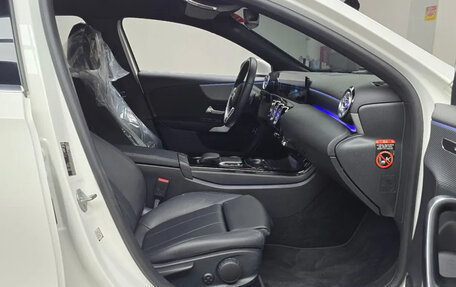 Mercedes-Benz A-Класс, 2022 год, 2 365 000 рублей, 11 фотография