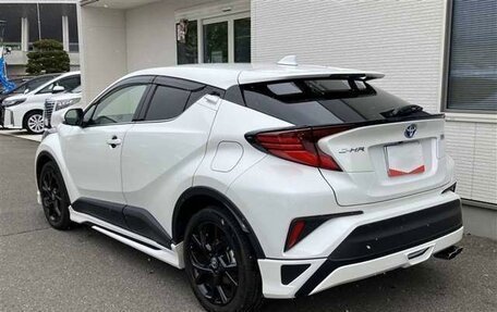 Toyota C-HR I рестайлинг, 2022 год, 1 975 000 рублей, 3 фотография
