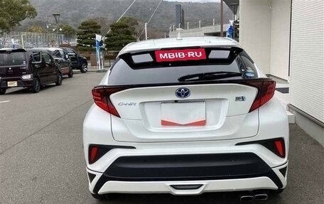 Toyota C-HR I рестайлинг, 2022 год, 1 975 000 рублей, 4 фотография