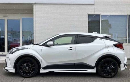 Toyota C-HR I рестайлинг, 2022 год, 1 975 000 рублей, 6 фотография