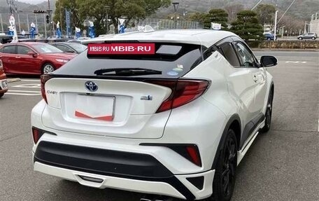 Toyota C-HR I рестайлинг, 2022 год, 1 975 000 рублей, 5 фотография