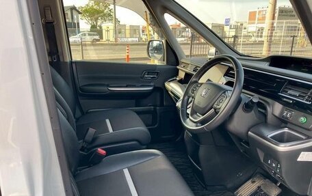 Honda Stepwgn IV, 2021 год, 2 100 000 рублей, 11 фотография
