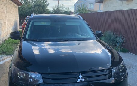 Mitsubishi Outlander III рестайлинг 3, 2014 год, 1 250 000 рублей, 1 фотография