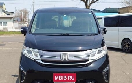 Honda Stepwgn IV, 2018 год, 1 700 000 рублей, 3 фотография