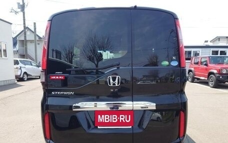 Honda Stepwgn IV, 2018 год, 1 700 000 рублей, 11 фотография