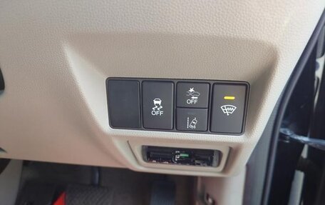 Honda Stepwgn IV, 2018 год, 1 700 000 рублей, 17 фотография