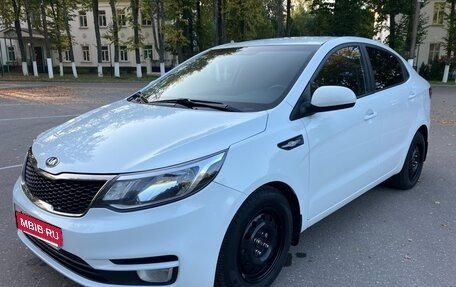 KIA Rio III рестайлинг, 2015 год, 985 000 рублей, 2 фотография