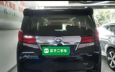 Toyota Alphard III, 2022 год, 3 900 000 рублей, 5 фотография
