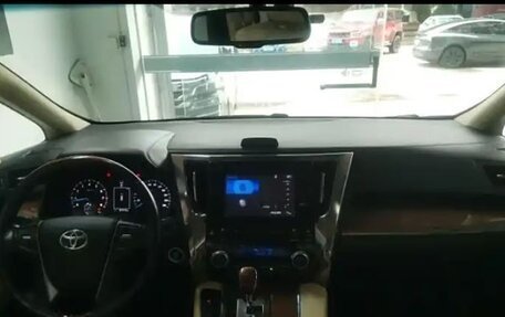 Toyota Alphard III, 2022 год, 3 900 000 рублей, 13 фотография