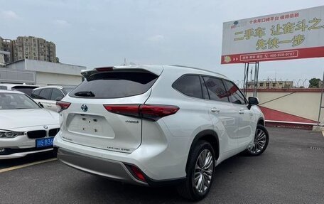 Toyota Highlander, 2022 год, 3 290 000 рублей, 7 фотография