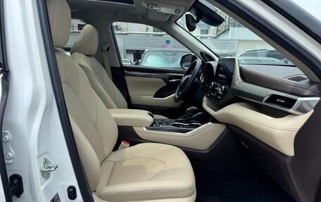 Toyota Highlander, 2022 год, 3 290 000 рублей, 11 фотография