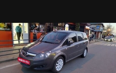 Opel Zafira B, 2011 год, 600 000 рублей, 2 фотография