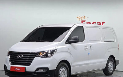 Hyundai Grand Starex Grand Starex I рестайлинг 2, 2021 год, 1 930 000 рублей, 1 фотография