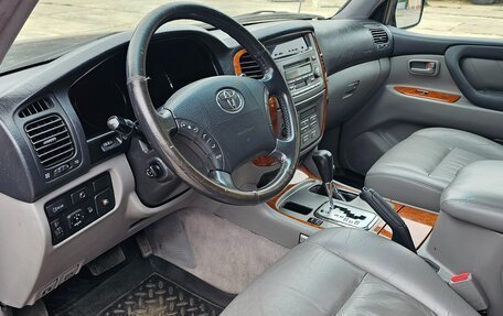 Toyota Land Cruiser 100 рестайлинг 2, 2005 год, 2 900 000 рублей, 2 фотография