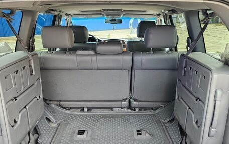 Toyota Land Cruiser 100 рестайлинг 2, 2005 год, 2 900 000 рублей, 3 фотография