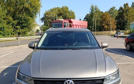 Volkswagen Tiguan II, 2017 год, 1 950 000 рублей, 1 фотография