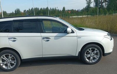 Mitsubishi Outlander III рестайлинг 3, 2013 год, 1 850 000 рублей, 1 фотография