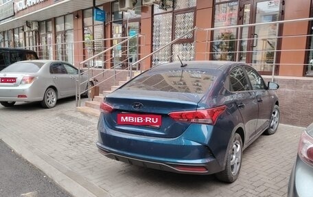 Hyundai Solaris II рестайлинг, 2021 год, 1 750 000 рублей, 1 фотография