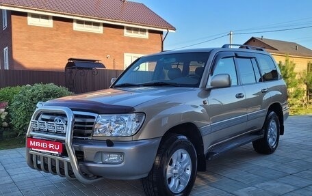 Toyota Land Cruiser 100 рестайлинг 2, 2006 год, 2 600 000 рублей, 2 фотография