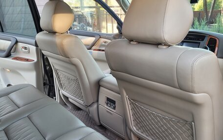 Toyota Land Cruiser 100 рестайлинг 2, 2006 год, 2 600 000 рублей, 9 фотография