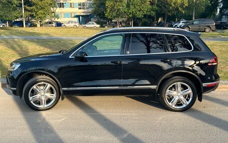 Volkswagen Touareg III, 2017 год, 3 300 000 рублей, 2 фотография