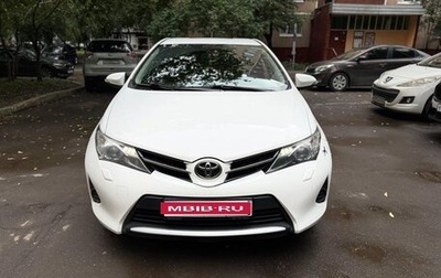 Toyota Auris II, 2013 год, 1 370 000 рублей, 1 фотография