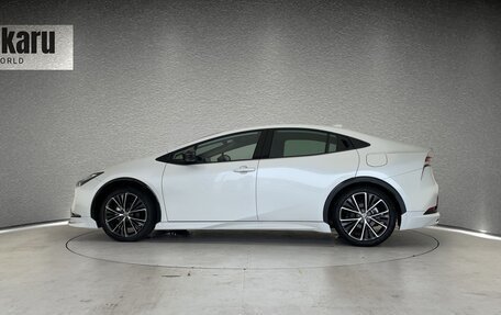 Toyota Prius IV XW50, 2023 год, 2 800 000 рублей, 2 фотография