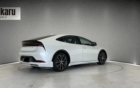 Toyota Prius IV XW50, 2023 год, 2 800 000 рублей, 5 фотография
