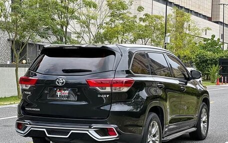 Toyota Highlander III, 2021 год, 2 500 000 рублей, 4 фотография