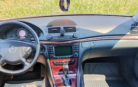 Mercedes-Benz E-Класс, 2002 год, 480 000 рублей, 1 фотография