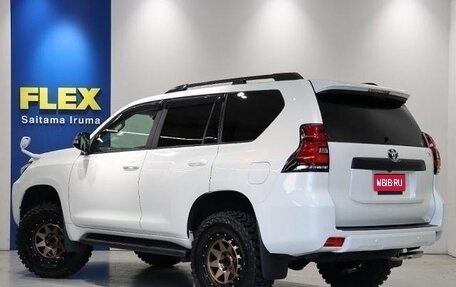 Toyota Land Cruiser Prado 150 рестайлинг 2, 2021 год, 3 732 000 рублей, 5 фотография