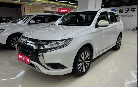 Mitsubishi Outlander III рестайлинг 3, 2020 год, 1 521 000 рублей, 1 фотография