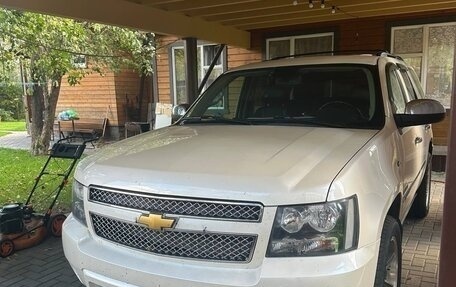 Chevrolet Tahoe III, 2013 год, 3 200 000 рублей, 1 фотография