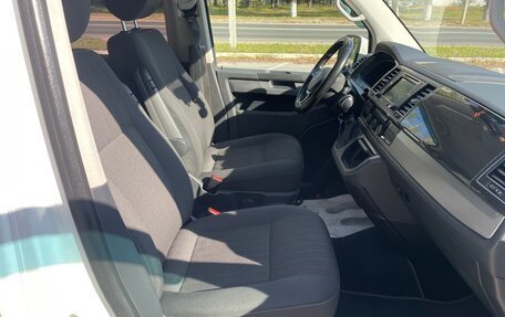 Volkswagen Caravelle T6 рестайлинг, 2018 год, 3 800 000 рублей, 13 фотография