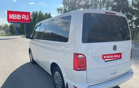 Volkswagen Caravelle T6 рестайлинг, 2018 год, 3 800 000 рублей, 2 фотография