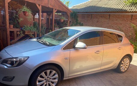 Opel Astra J, 2012 год, 820 000 рублей, 2 фотография