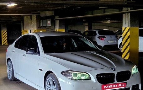 BMW 5 серия, 2015 год, 1 630 000 рублей, 3 фотография