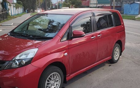 Toyota ISis I, 2014 год, 1 150 000 рублей, 2 фотография