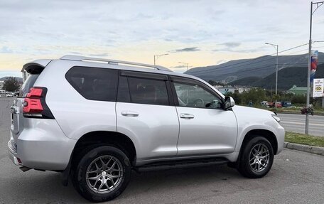 Toyota Land Cruiser Prado 150 рестайлинг 2, 2017 год, 3 999 999 рублей, 3 фотография