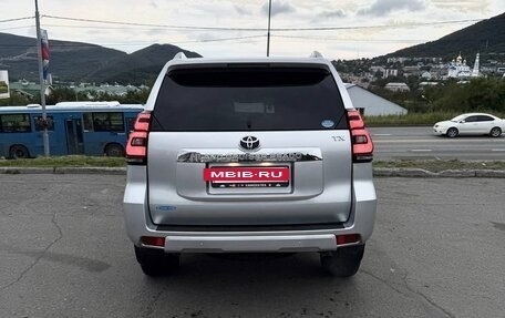 Toyota Land Cruiser Prado 150 рестайлинг 2, 2017 год, 3 999 999 рублей, 2 фотография