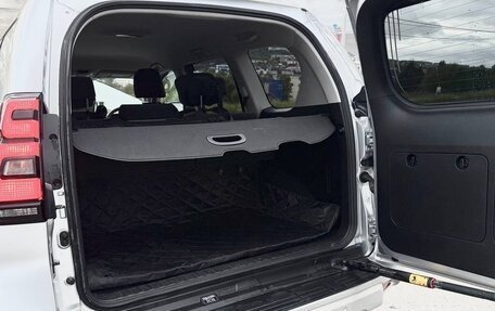 Toyota Land Cruiser Prado 150 рестайлинг 2, 2017 год, 3 999 999 рублей, 6 фотография