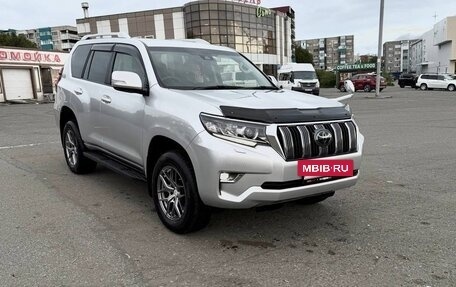 Toyota Land Cruiser Prado 150 рестайлинг 2, 2017 год, 3 999 999 рублей, 5 фотография